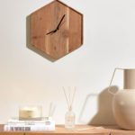 Šestihranné dřevěné nástěnné hodiny Eikaz 35 x 35 cm