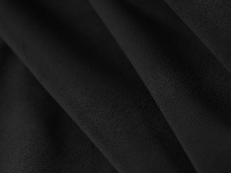 Třímístná pohovka gorma 340 x 130 cm velvet černá
